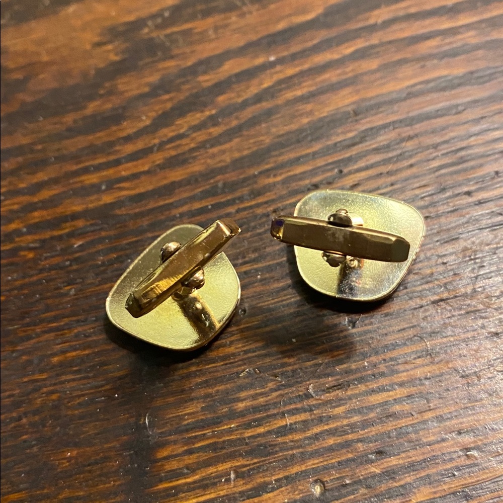 Vintage Swank Accessories gold tone white mother of pearl cuff links unisex - Picture 9 of 9
